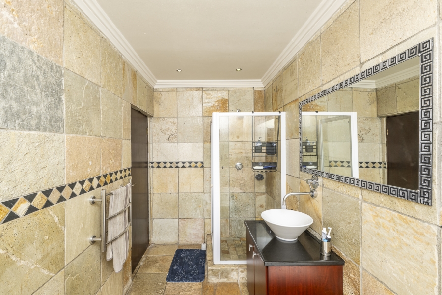 4 Bedroom Property for Sale in Van Riebeeckshof Western Cape
